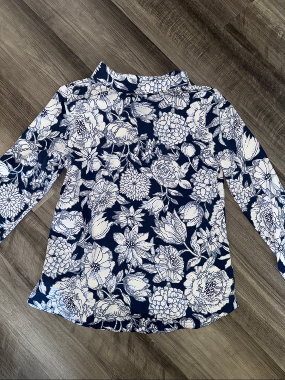 T by Talbots Modal French Terry Snap Placket Pullover medium shirt etched floral - Picture 10 of 10